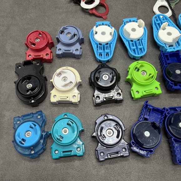 Beyblade Ripcords & Launchers Lot - Picture 6 of 9